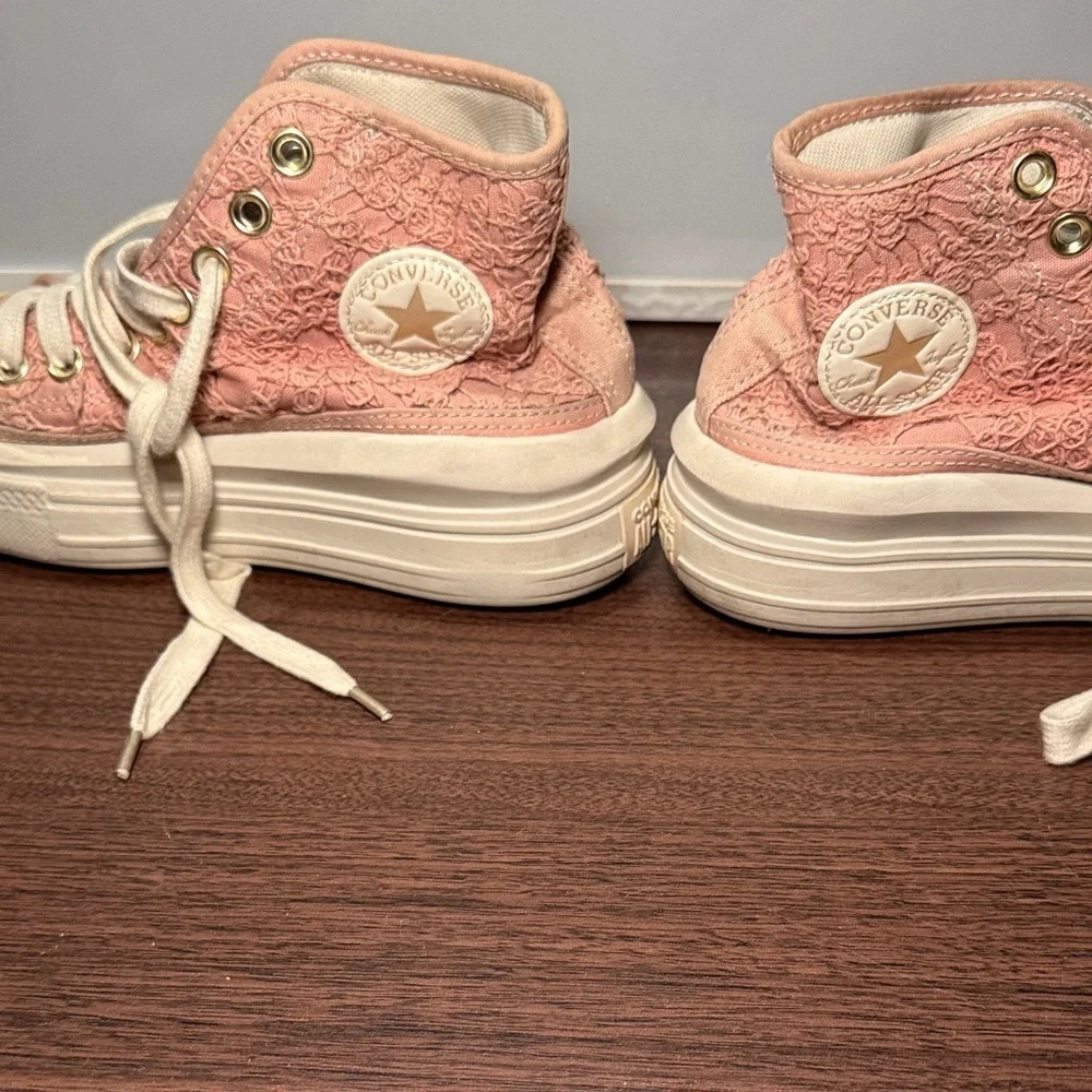 Converse Kid’s Lace Pink and Cream High-Tops